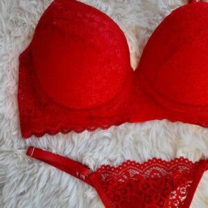 Conjunto armado con encaje rojo_ Natubel
